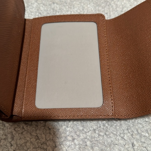 Authentic Louis Vuitton Koala wallet - Picture 4 of 8